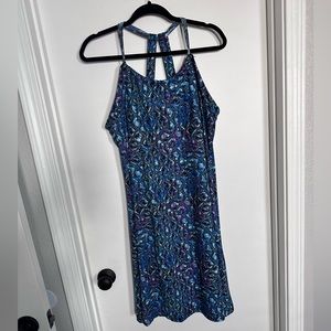 Short casual dress with built in bra